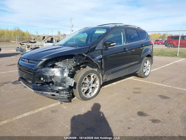 1FMCU9J95FUA00401 Ford Escape Titanium