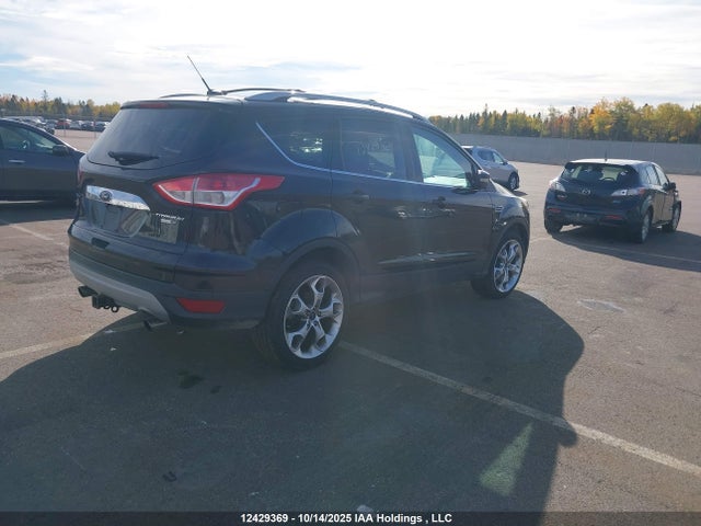 1FMCU9J95FUA00401 Ford Escape Titanium