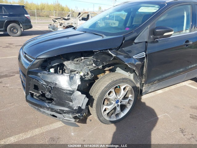1FMCU9J95FUA00401 Ford Escape Titanium