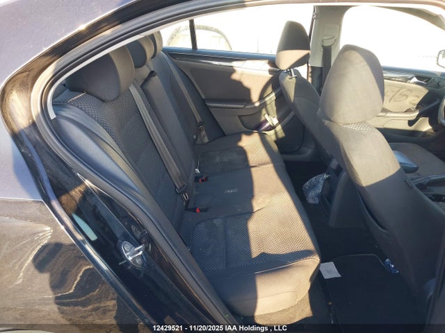 3VWD07AJ2FM344675 Volkswagen Jetta