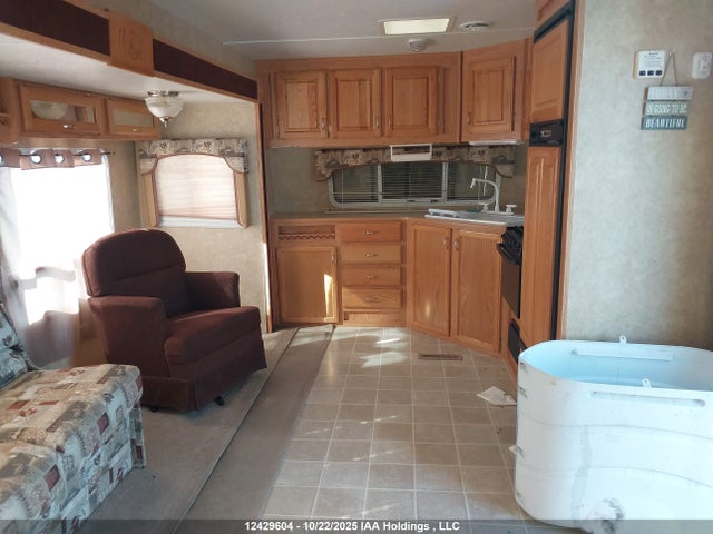 12429604 :رقم المزاد ، 1UJBJ02P741CP0071 vin ، 2004 Jayco Eagle مزاد بيع