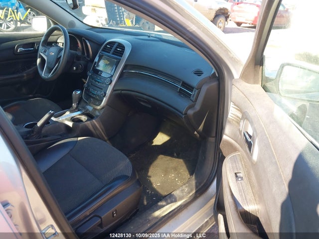 Chevrolet lkw 2015 1G11C5SL6FF170426 Image 5