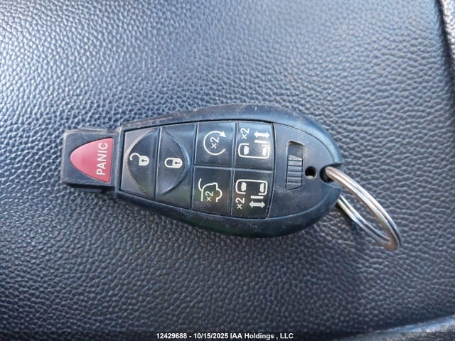 2C4RC1CG1ER299699 Chrysler Town and Country