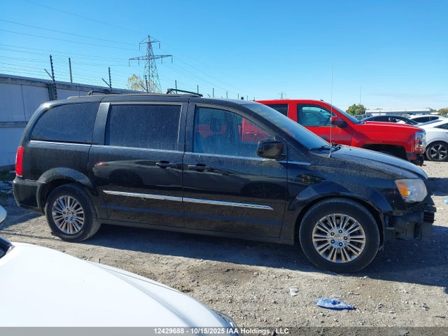 2C4RC1CG1ER299699 Chrysler Town and Country