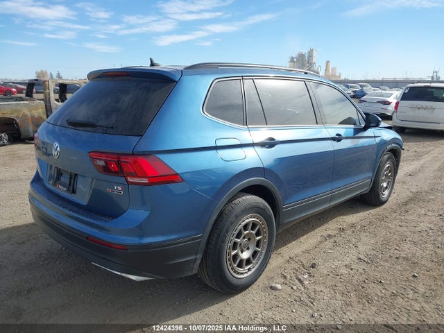 3VV0B7AX4JM078182 Volkswagen Tiguan