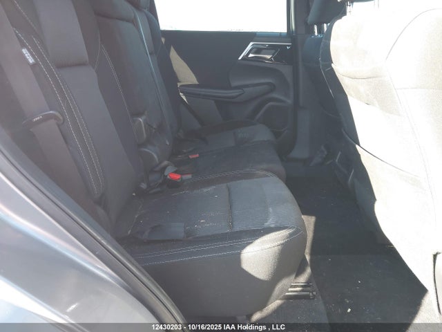 Mitsubishi Outlander 2022 JA4J4TA84NZ617445 Image 8