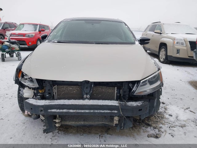 Продажа на аукционе авто 2015 Volkswagen Jetta 2.0l Trendline/2.0l Trendline+, vin: 3VW2K7AJ6FM245018, номер лота: 12430400