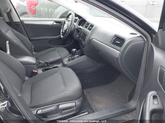 Продажа на аукционе авто 2015 Volkswagen Jetta 2.0l Trendline/2.0l Trendline+, vin: 3VW2K7AJ6FM245018, номер лота: 12430400