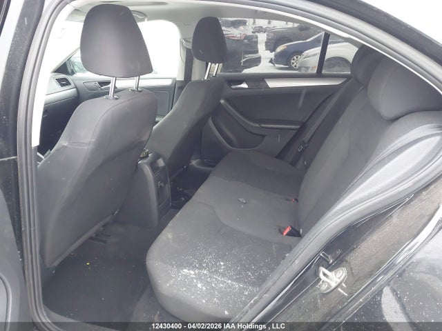Продажа на аукционе авто 2015 Volkswagen Jetta 2.0l Trendline/2.0l Trendline+, vin: 3VW2K7AJ6FM245018, номер лота: 12430400