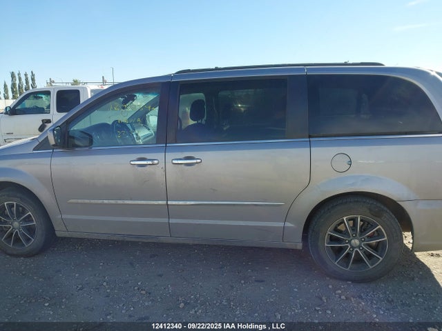 2C4RC1CG8GR155909 Chrysler Town and Country