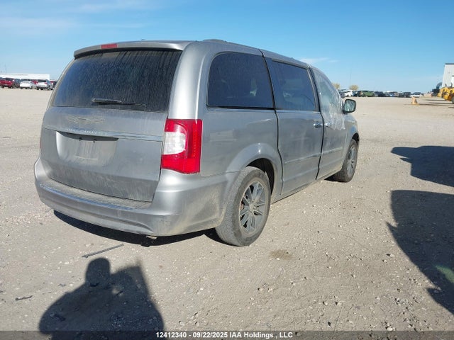 2C4RC1CG8GR155909 Chrysler Town and Country