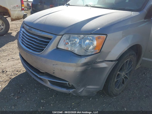 2C4RC1CG8GR155909 Chrysler Town and Country