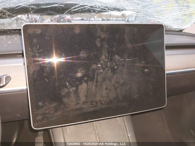 2023 Tesla Model Y მანქანა იყიდება აუქციონზე, vin: LRWYGDLE0PC029241, აუქციონის ნომერი: 12430682