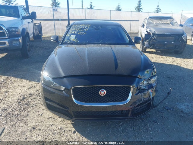 SAJAJ4FX6JCP28534 Jaguar Xe 25t Premium