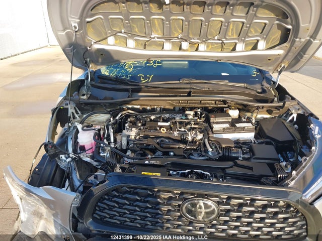 7MUCAABG7SV125013 Toyota Corolla Cross Le
