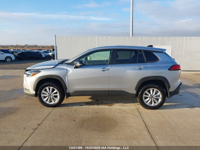 7MUCAABG7SV125013 Toyota Corolla Cross Le