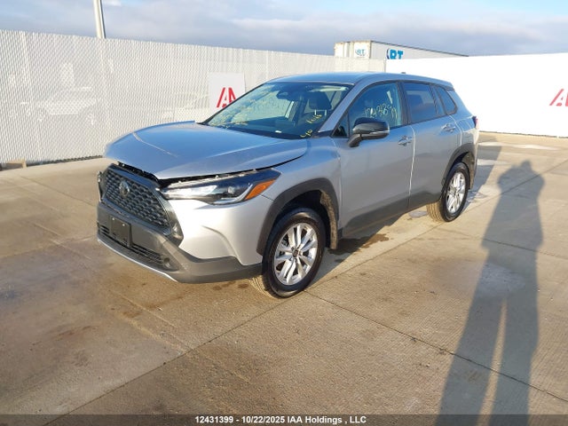 7MUCAABG7SV125013 Toyota Corolla Cross Le