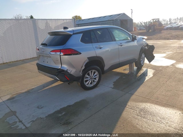 7MUCAABG7SV125013 Toyota Corolla Cross Le