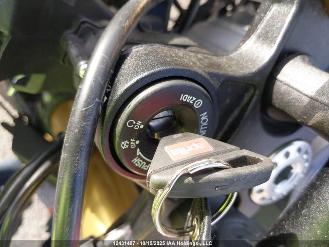 Aprilia Tuono 2019 ZD4KGU00XKS001096 Image 11