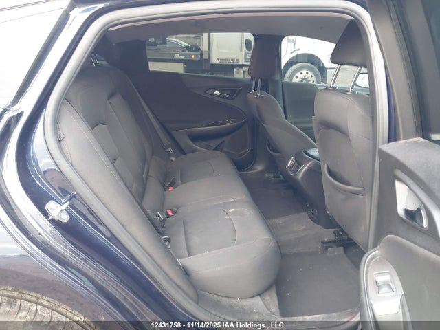 1G1ZD5ST1JF233831 Chevrolet MALIBU LT