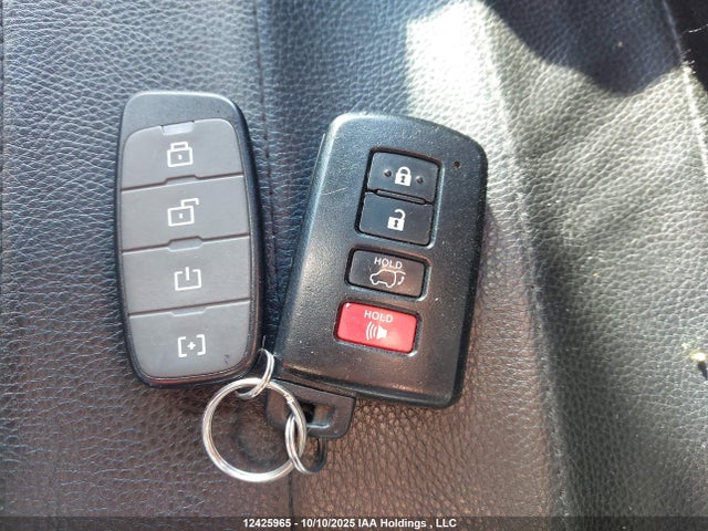 Toyota 2ar-fxe, 2jm+2fm 2018 JTMRJREV6JD258689 Image 11