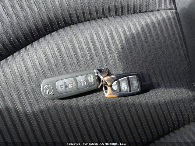 3MZBM1V74FM161169 Mazda pe