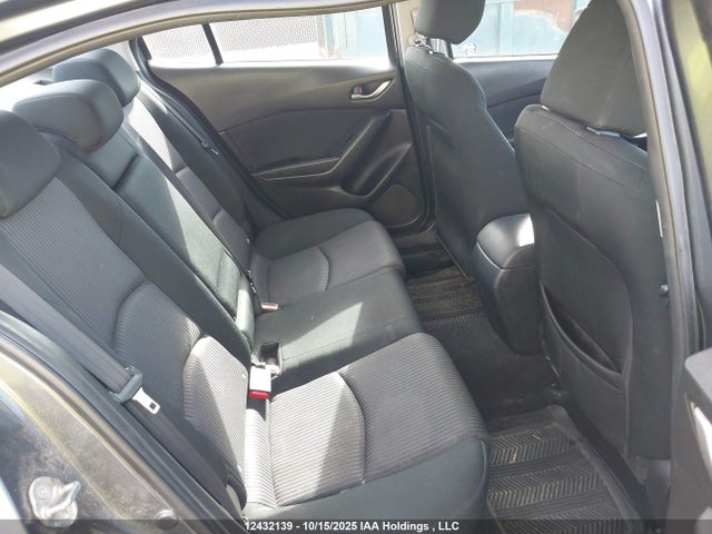 3MZBM1V74FM161169 Mazda pe