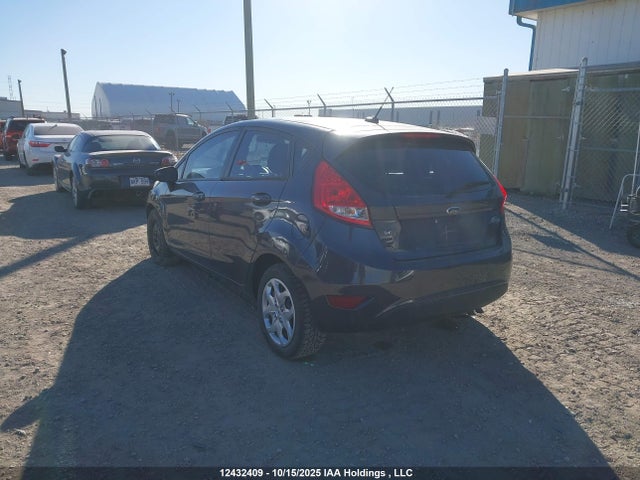12432409 :رقم المزاد ، 3FADP4EJ6DM139581 vin ، 2013 Ford Fiesta Se مزاد بيع