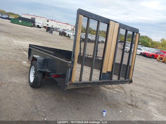 12432571 :رقم المزاد ، 4YMUL0811DV048084 vin ، 2013 Utility Trailer Mfg Utility Trailer مزاد بيع