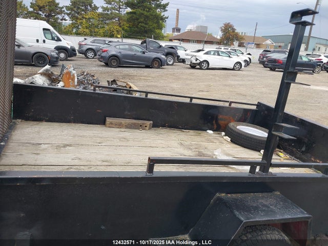 12432571 :رقم المزاد ، 4YMUL0811DV048084 vin ، 2013 Utility Trailer Mfg Utility Trailer مزاد بيع