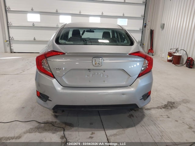 2HGFC1F4XJH105418 Honda CIVIC EX
