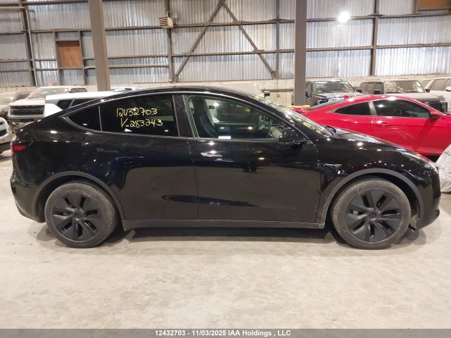 7SAYGDEE0SF283243 Tesla Model Y