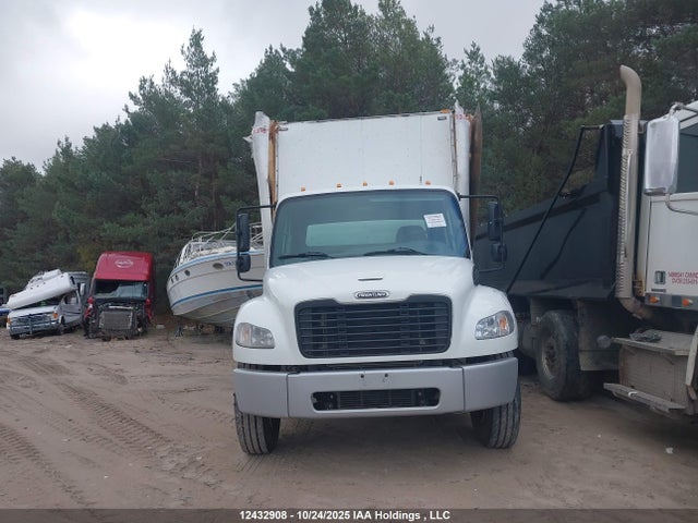 3ALACXFD5NDNL5794 Freightliner Conventional