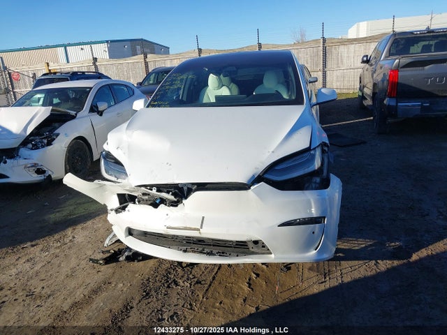 7SAXCBE55NF352699 Tesla Model X Awd