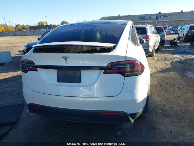 7SAXCBE55NF352699 Tesla Model X Awd
