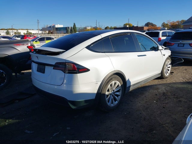 7SAXCBE55NF352699 Tesla Model X Awd