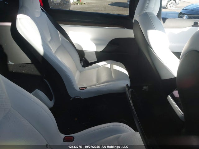 7SAXCBE55NF352699 Tesla Model X Awd