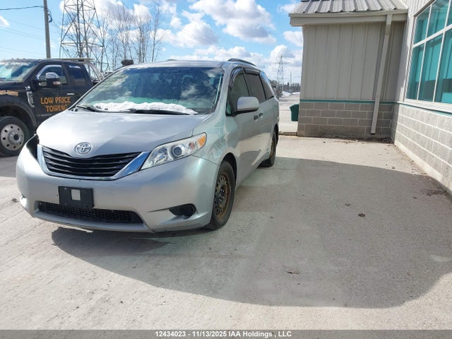 Toyota 2gr-fks 2014 5TDZK3DC0ES448962 Image 2