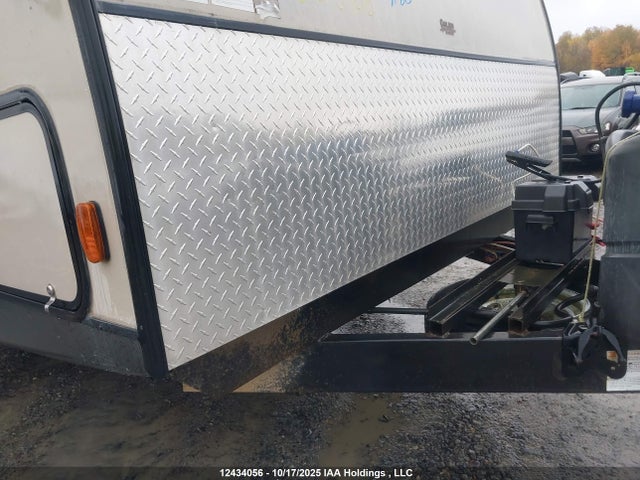 Coachmen Freedom Express 2015 5ZT2FEUB2FA015908 Image 12