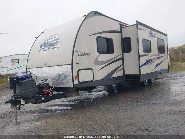 Coachmen Freedom Express 2015 5ZT2FEUB2FA015908 Image 2