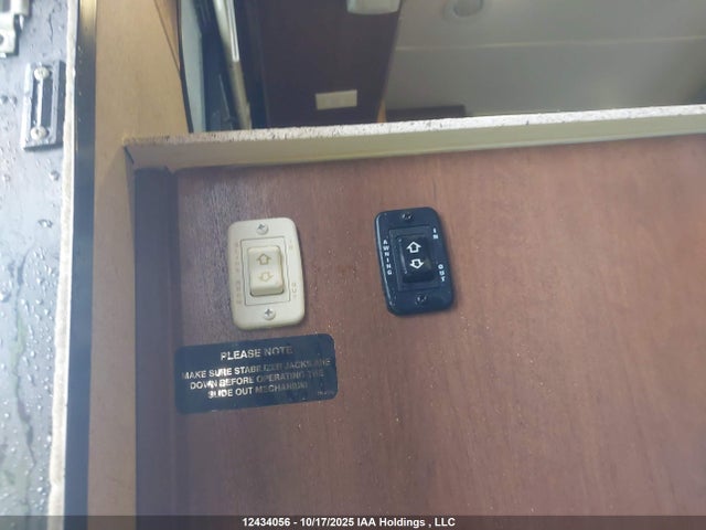 Coachmen Freedom Express 2015 5ZT2FEUB2FA015908 Image 7