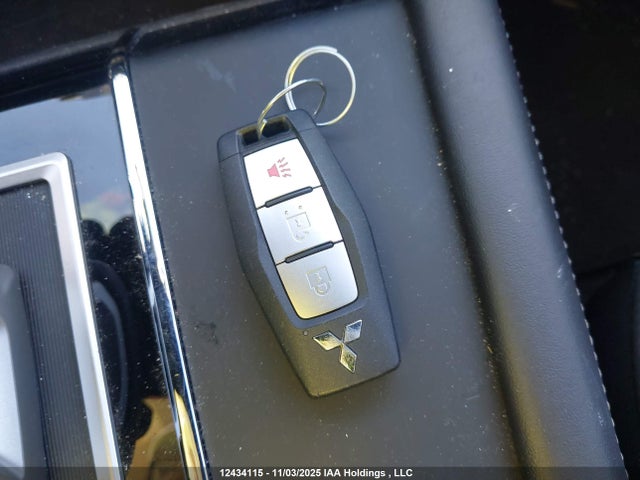 JA4J4UA89RZ612950 Mitsubishi Outlander Es