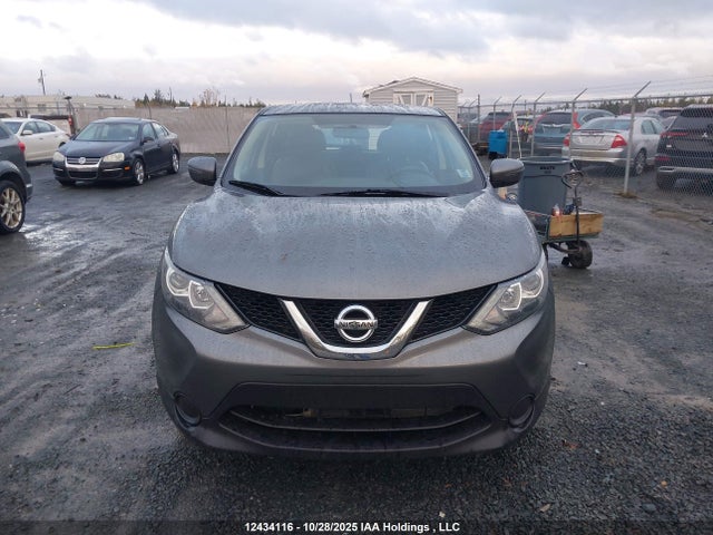 JN1BJ1CP2JW107850 Nissan Qashqai S 4dr2wd
