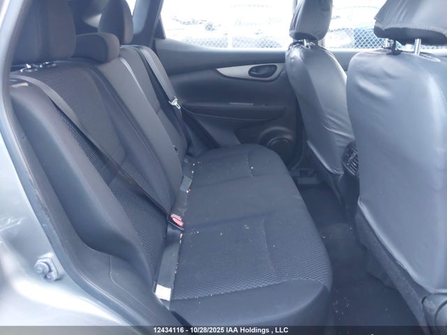 JN1BJ1CP2JW107850 Nissan Qashqai S 4dr2wd
