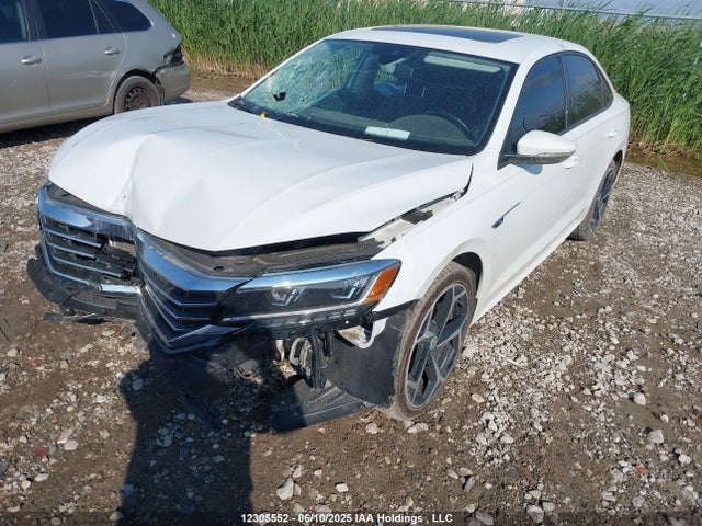 Volkswagen Passat 2020 1VWEA7A38LC006374 Image 2