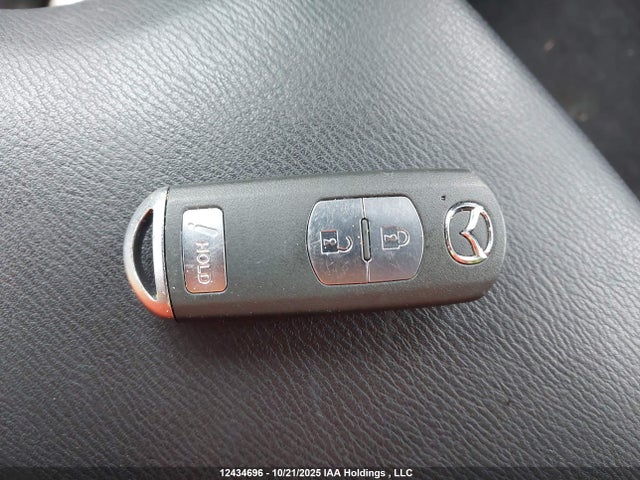 JM1BM1L70E1166998 Mazda MAZDA3