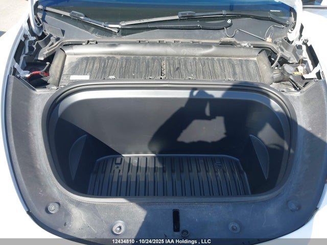 Продажа на аукционе авто 2023 Tesla Model Y Performance, vin: LRWYGDEF1PC960324, номер лота: 12434810