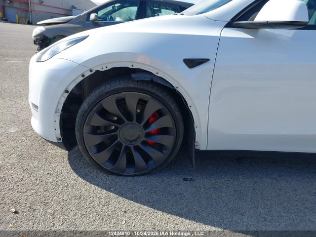 Продажа на аукционе авто 2023 Tesla Model Y Performance, vin: LRWYGDEF1PC960324, номер лота: 12434810