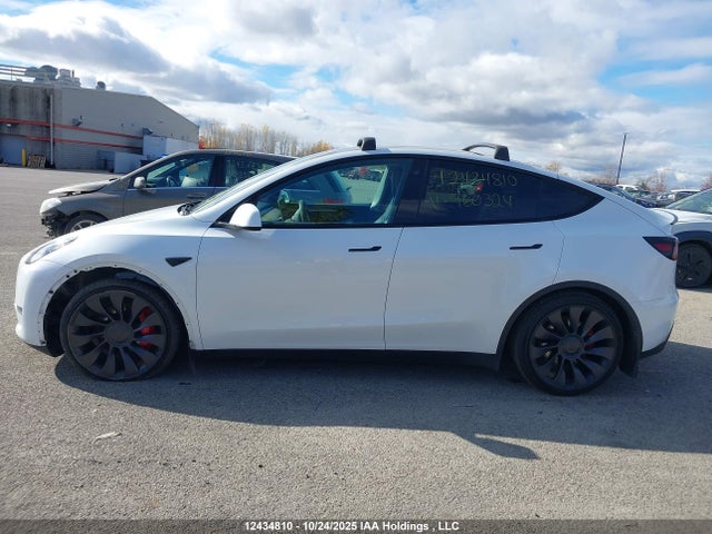 Продажа на аукционе авто 2023 Tesla Model Y Performance, vin: LRWYGDEF1PC960324, номер лота: 12434810