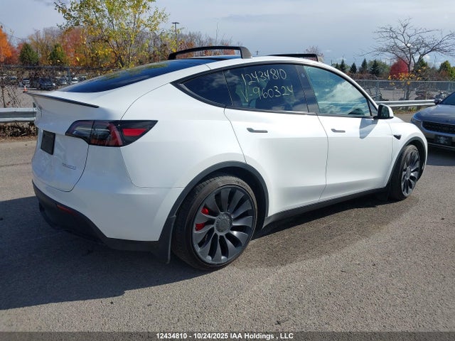 Продажа на аукционе авто 2023 Tesla Model Y Performance, vin: LRWYGDEF1PC960324, номер лота: 12434810